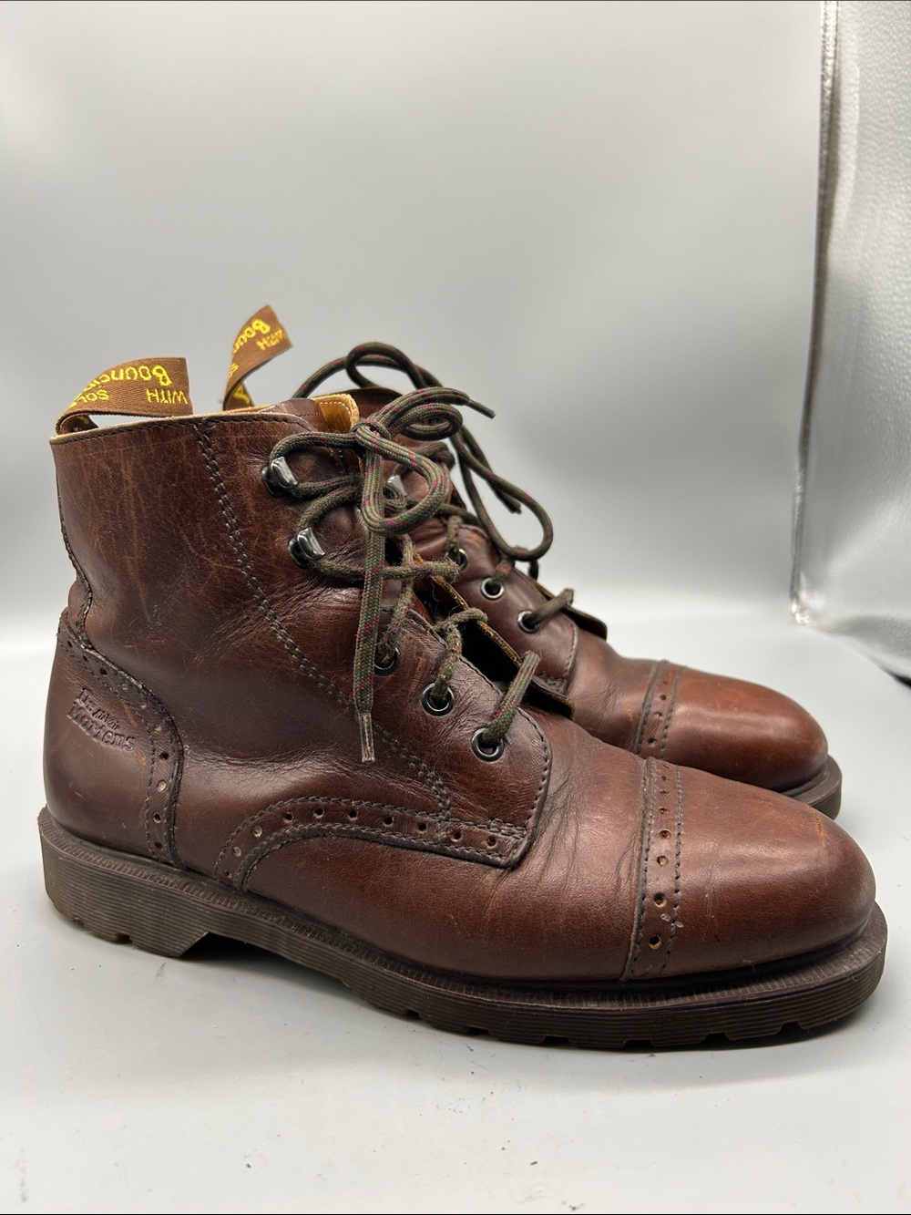 Vintage DR MARTENS 8125 ENGLAND Brogue 7” Leather Boot Womens Sz 10